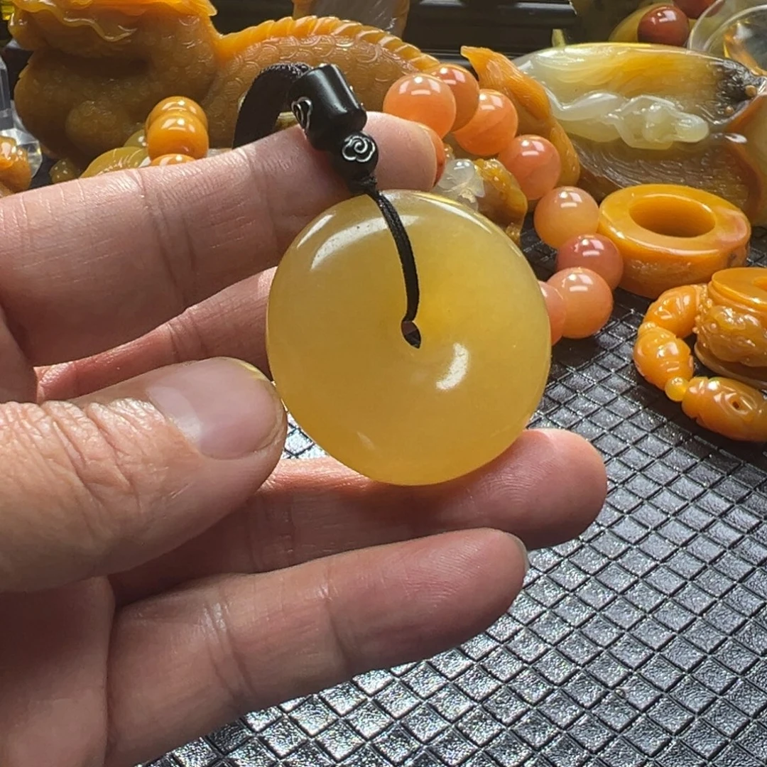 石英质玉未镶嵌颈饰