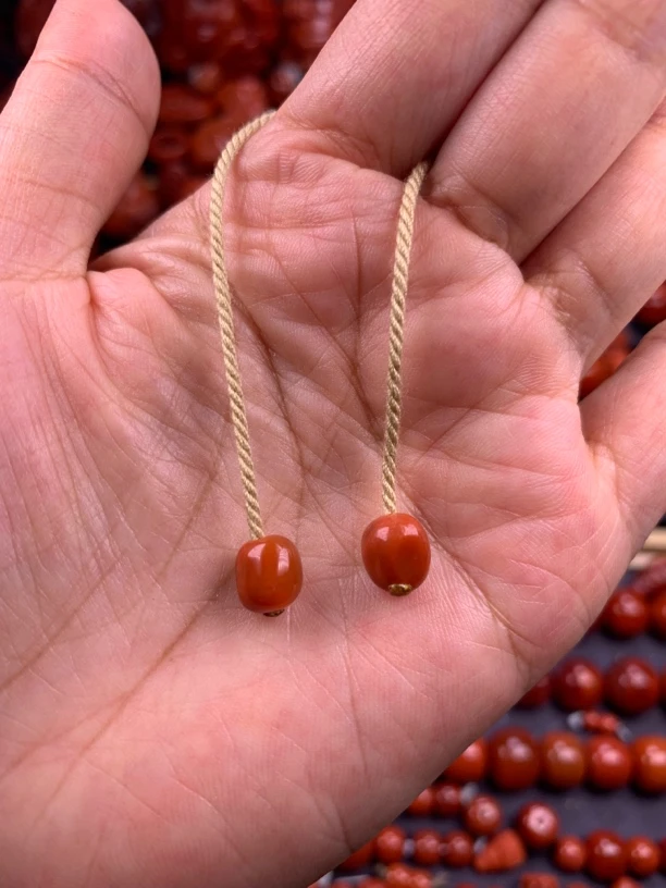 南红满色满肉随行弟子珠对珠7mm左右多样性发货其中一件