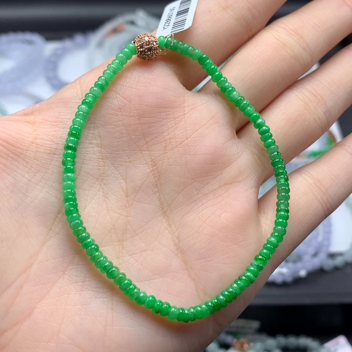 翡翠手镯未镶嵌翡翠