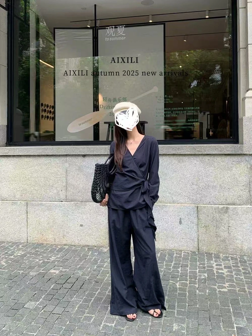 【甜菜家】大码早秋老钱风显瘦气质V领侧绑带上衣＋阔腿裤牛仔套装