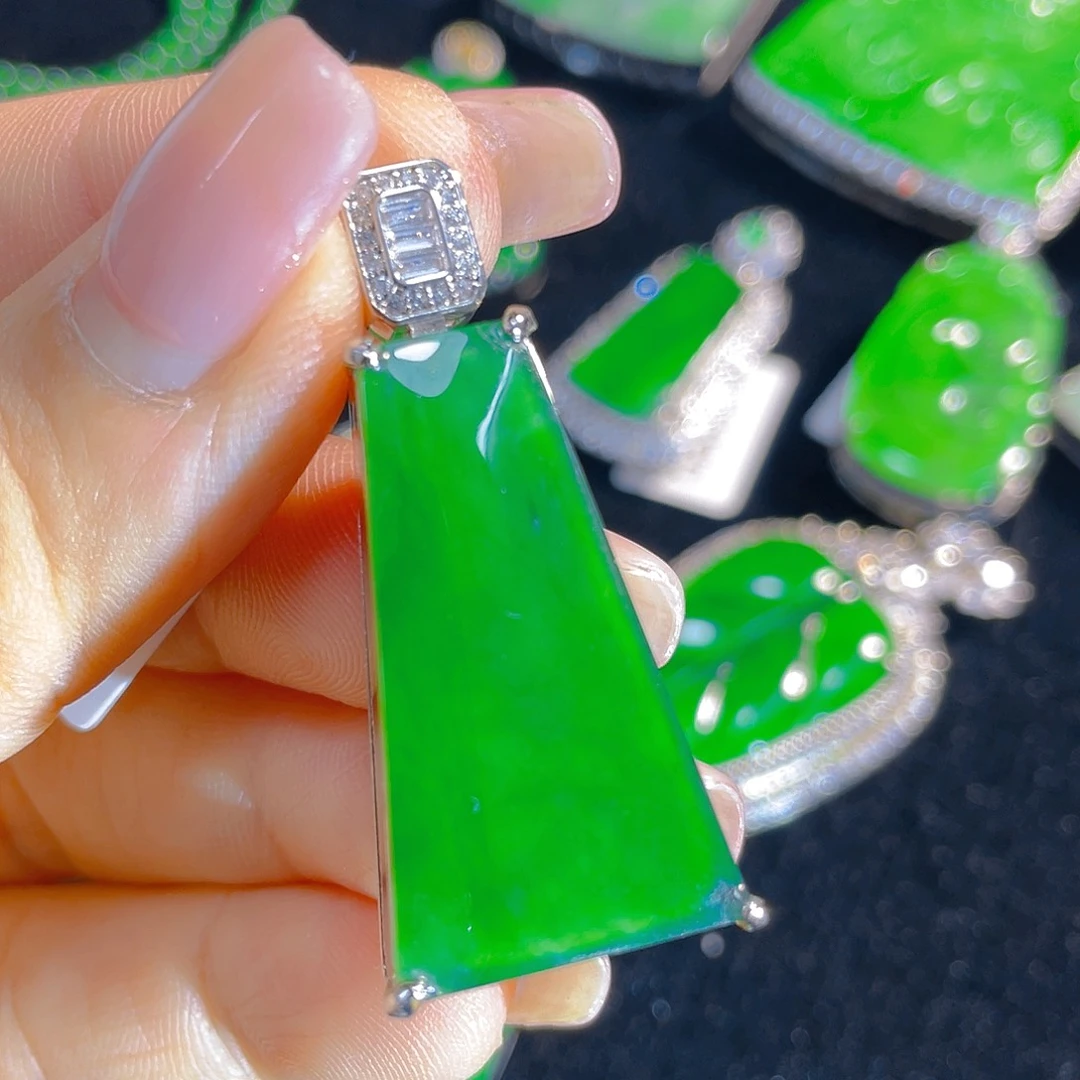 翡翠未镶嵌颈饰天然