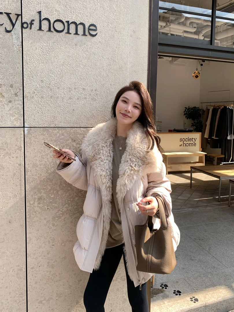 BIG WHITE REMADE“锡兰银空”羊毛领+90白鹅绒奢感羽绒服H861102