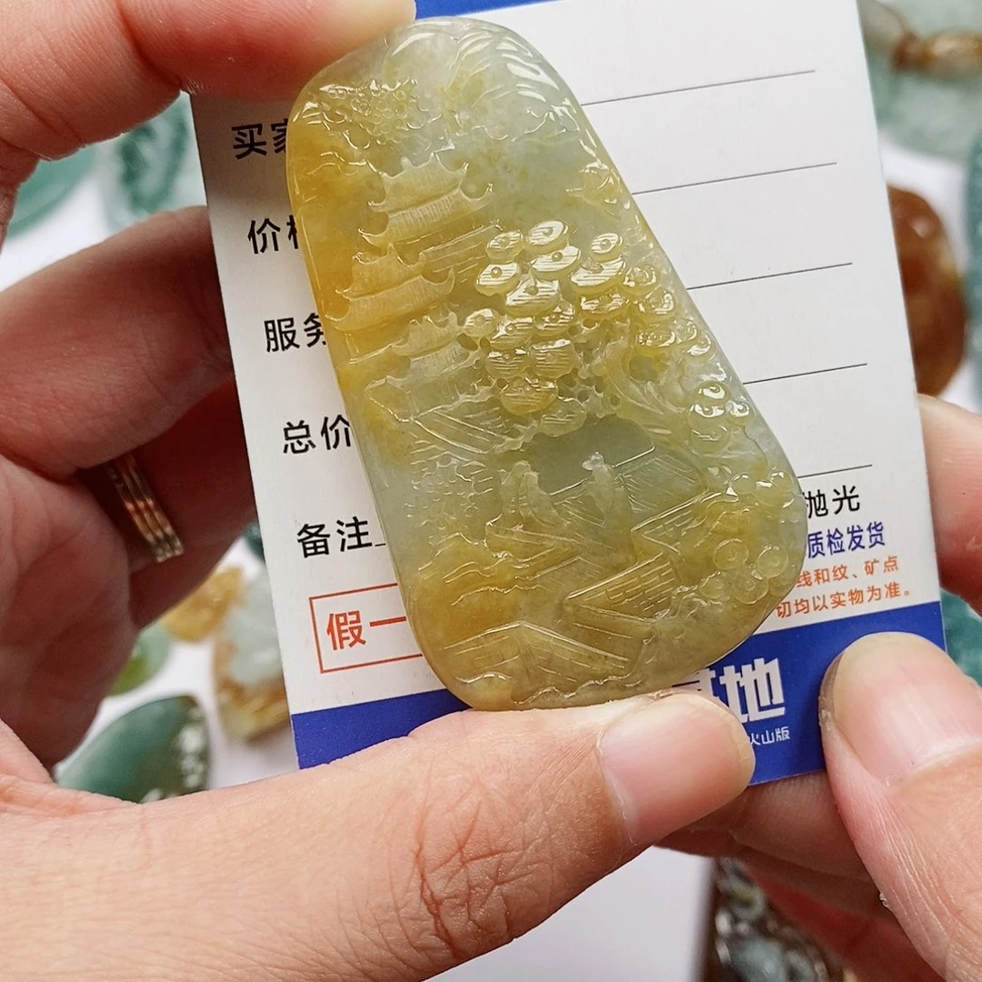 翡翠未镶嵌颈饰山水