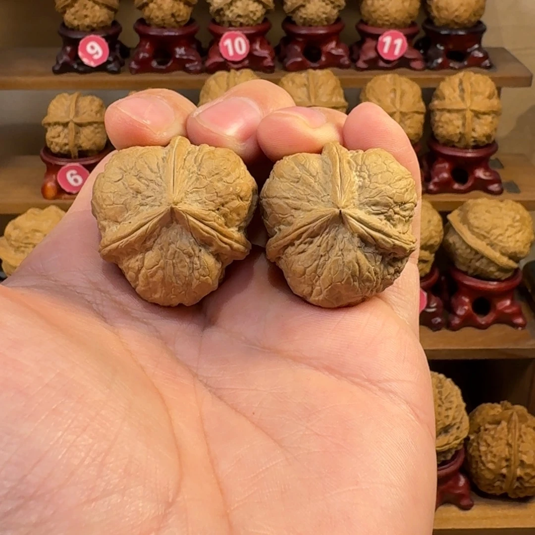 铁核桃把件恶魔三棱奔驰