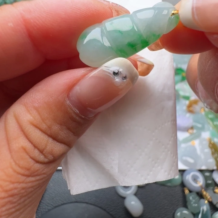翡翠未镶嵌颈饰天然翡翠A