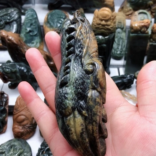 岫岩河磨玉（透闪石质玉）把件未镶嵌