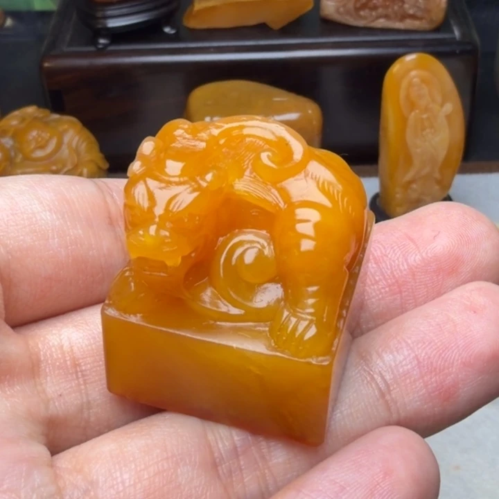 洛***辰田黄石寿山田黄石