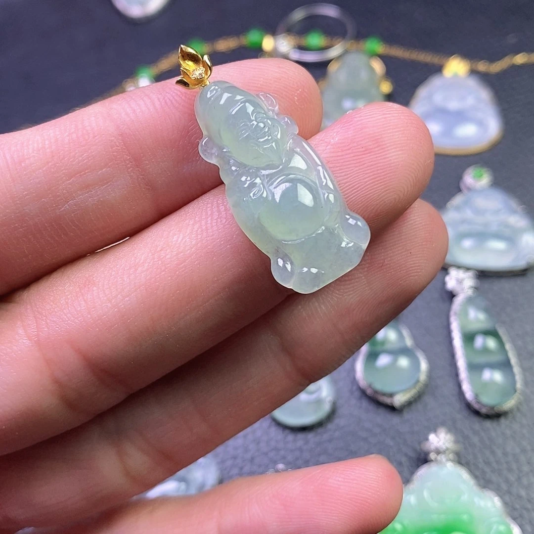 颈饰18K金镶嵌翡翠