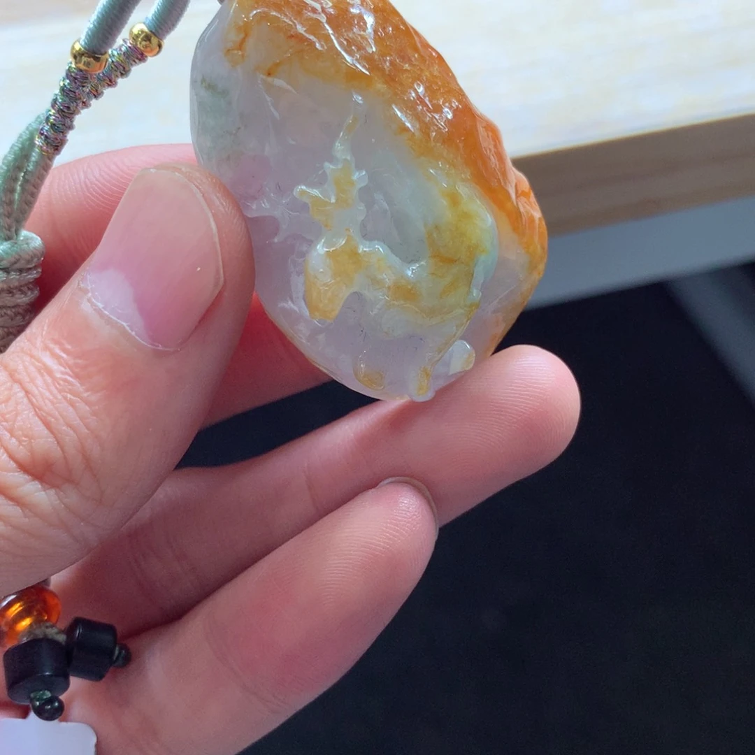 翡翠颈饰未镶嵌吊坠