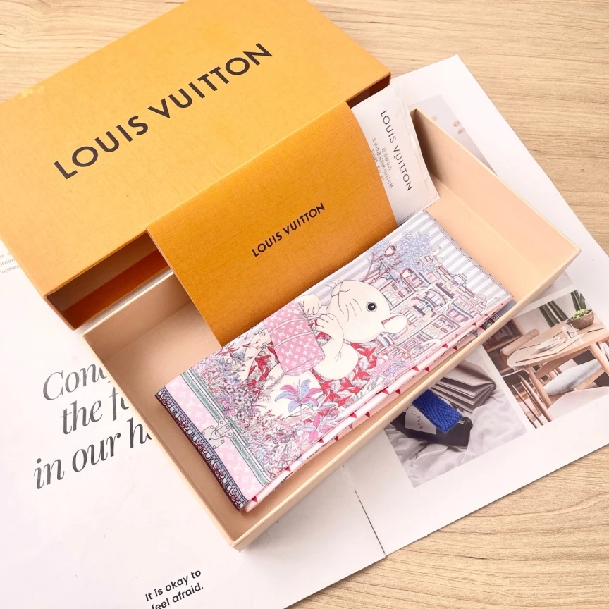 99新 LouisVuitton/路易威登 拼色老鼠图案丝巾/尺寸120*8cm/7651