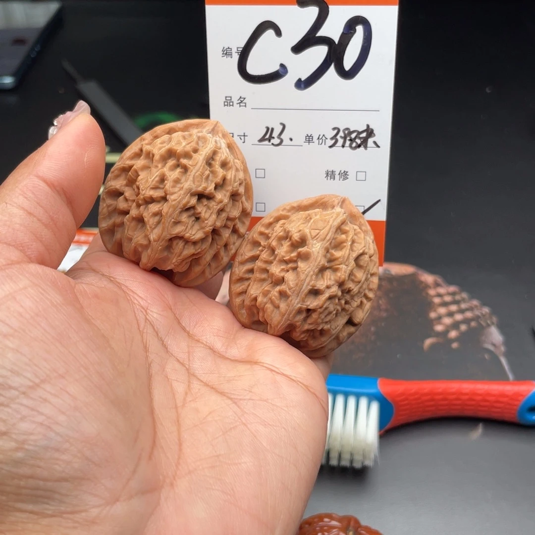 এ***এ文玩核桃把件43尺寸红锦鲤