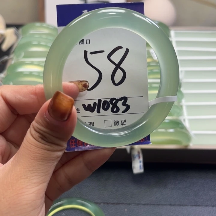 喵***二蛇纹石玉未镶嵌手镯