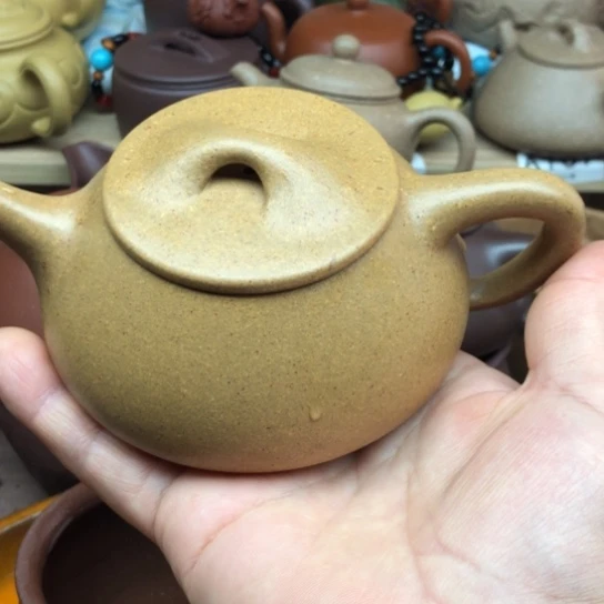 茶壶紫砂黄金段泥石瓢200豪升左右有瑕疵