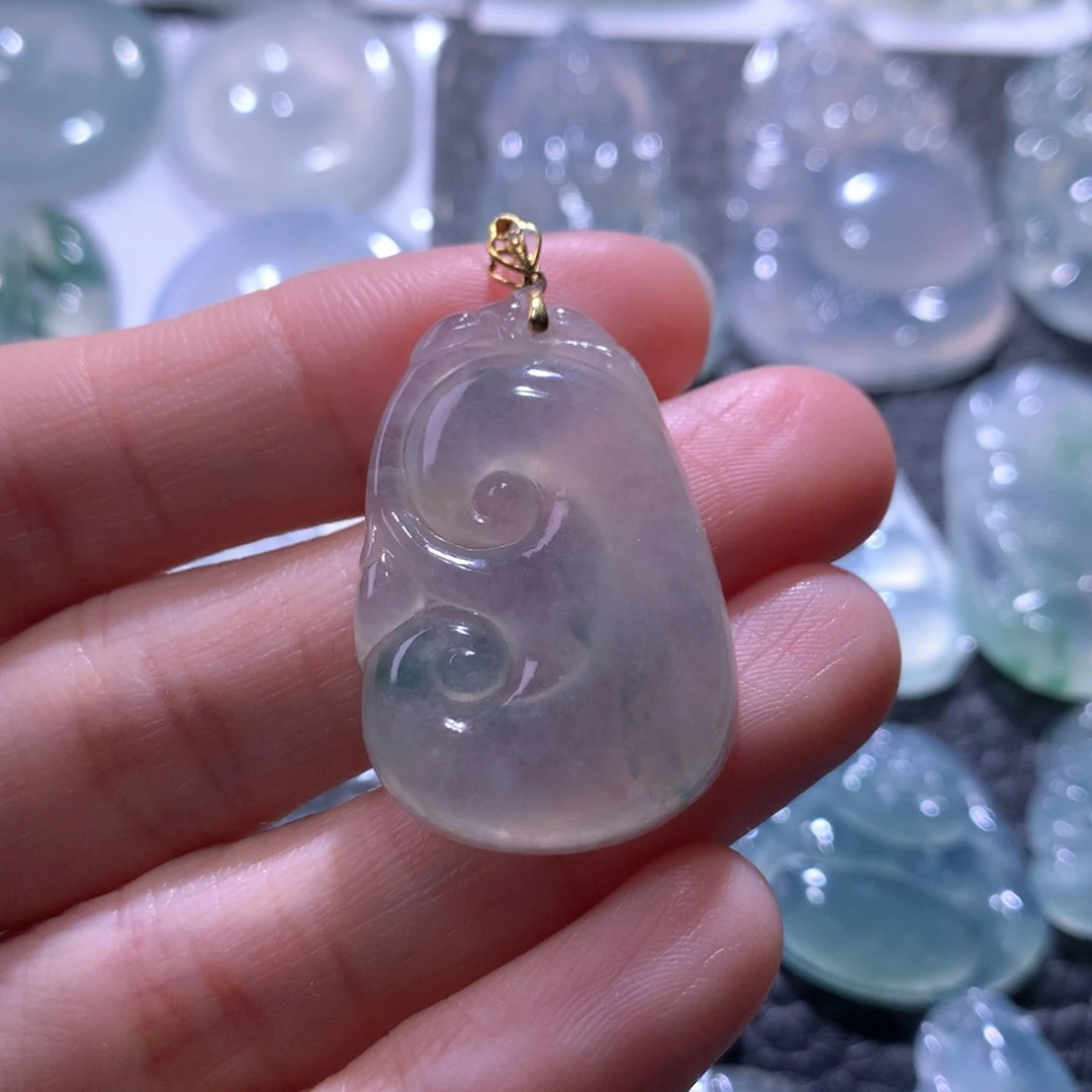 翡翠未镶嵌颈饰如果