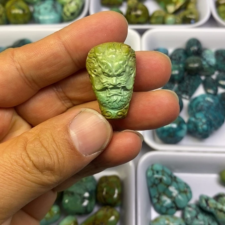 绿松石未镶嵌珠宝奇石