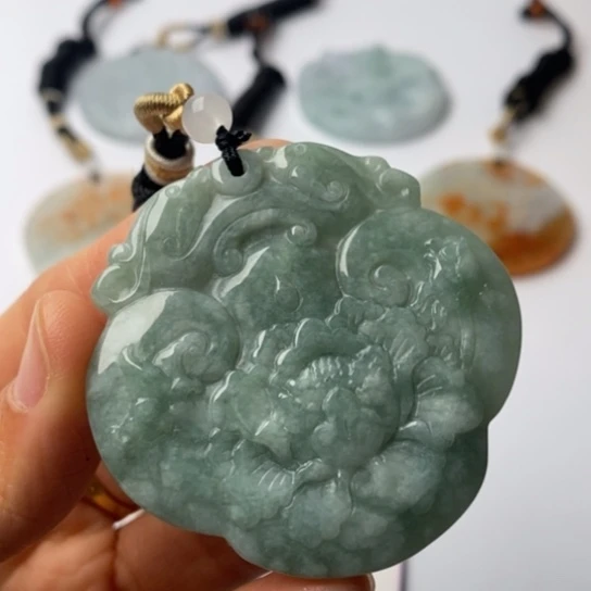 翡翠未镶嵌挂件翡翠