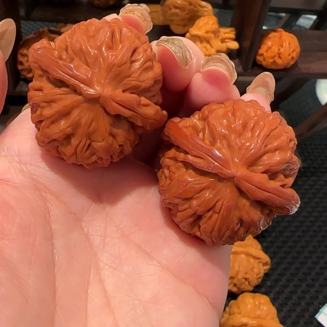 桃核吊坠白狮子38精品1008