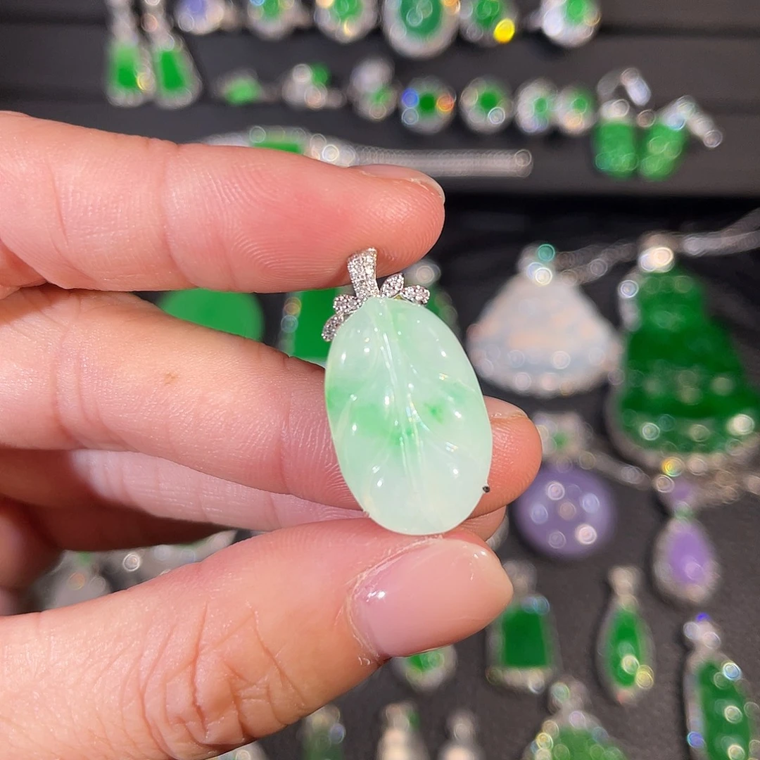 翡翠18K金镶嵌吊坠(不含链)叶子吊坠