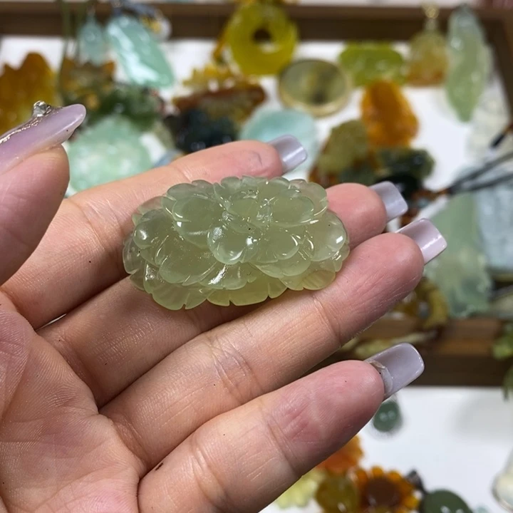 蛇纹石玉未镶嵌手牌帅