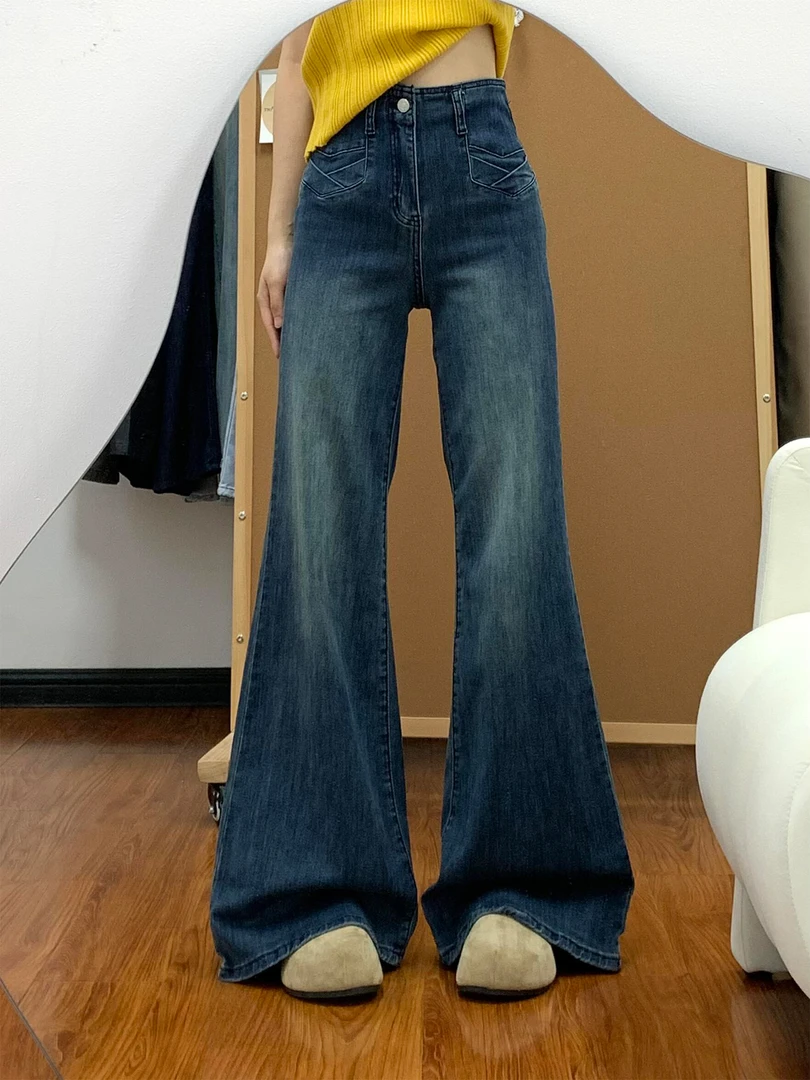 不贴腿微喇牛仔裤女秋季新款大码胖mm梨形身材高腰宽松阔腿喇叭裤