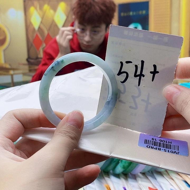 翡翠未镶嵌手镯000……