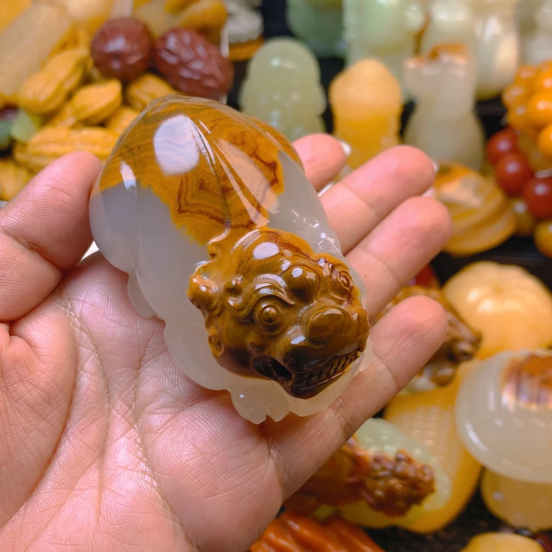 龙***力新疆五彩石貔貅