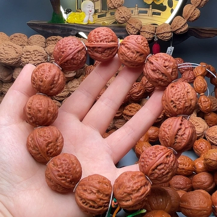 文玩核桃手串红灯笼