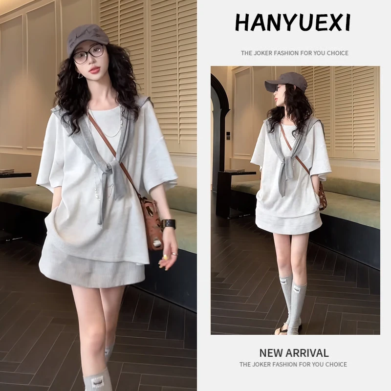 夏季一整套女装2025新款韩系休闲披肩宽松短袖T恤高腰短裙三件套