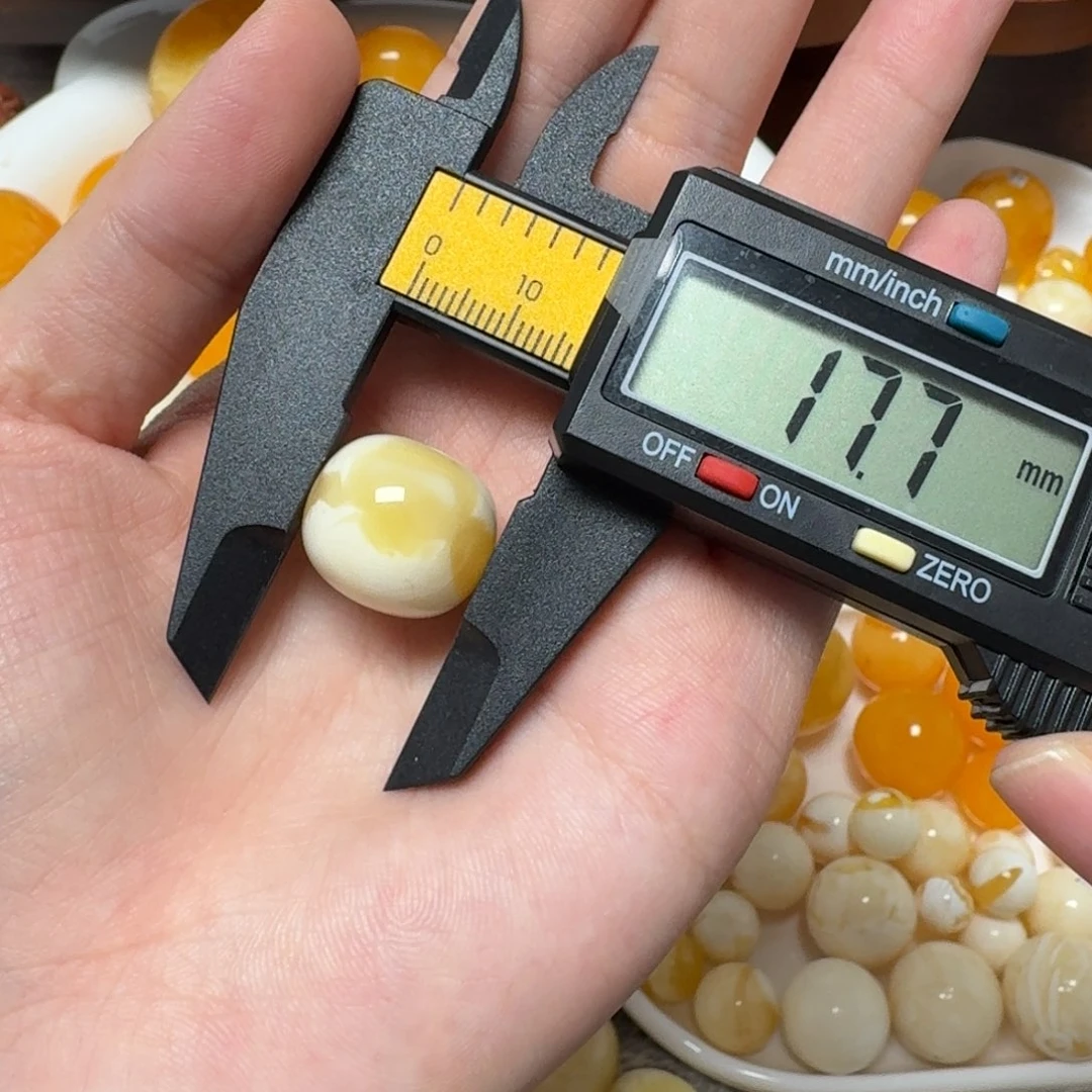 琥珀未镶嵌裸石蜜蜡墩子