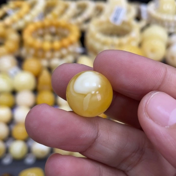 从***l裸石蜜蜡未镶嵌15.3mm金瓷白