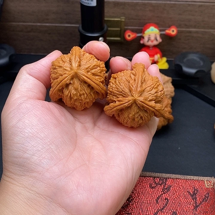 卫***锋把件文玩核桃白奔