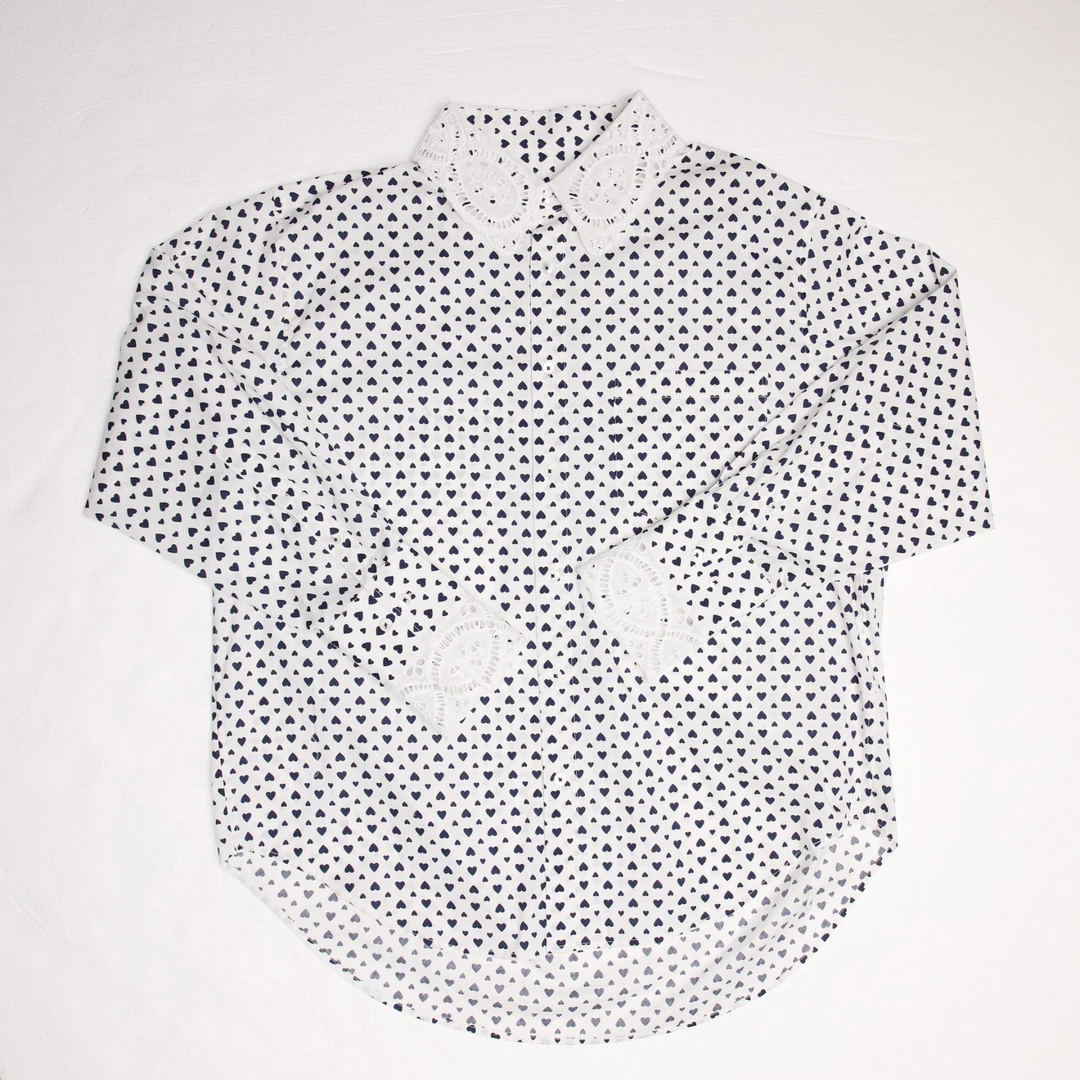 COEMES 设计师品牌 25春夏新品设计感蕾丝拼接黑色爱心衬衫