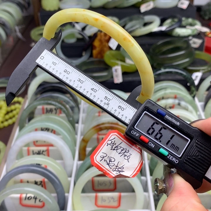 蛇纹石玉手镯未镶嵌1059