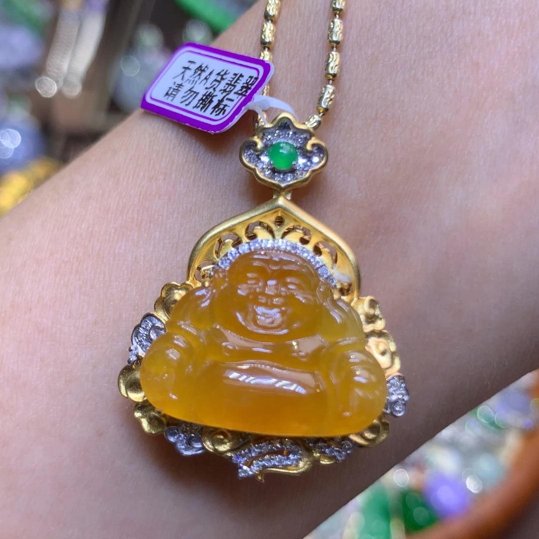 翡翠18K金镶嵌颈饰