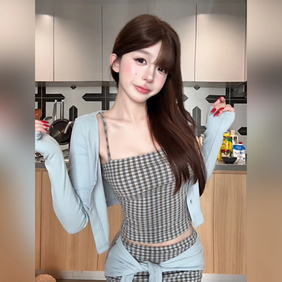 小洋家【格纹柔搭】秋季新款显瘦遮肉显年轻温柔甜美设计半裙套装N