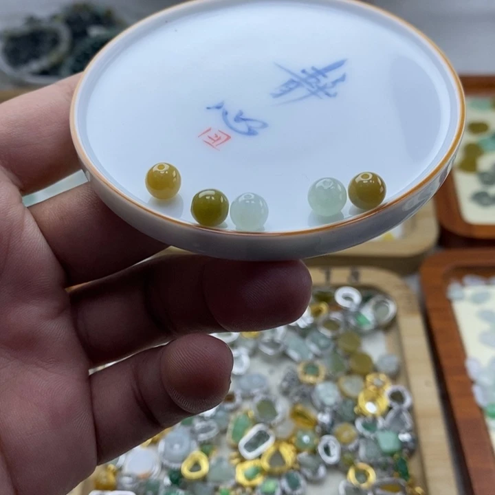 翡翠未镶嵌吊坠(不含链)圆珠福利