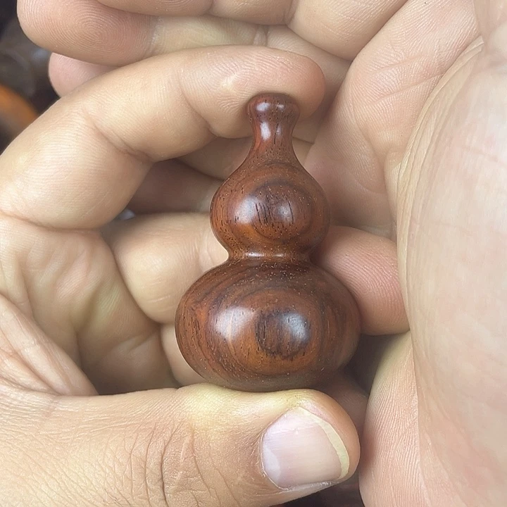 微凹黄檀（南美大红酸枝）