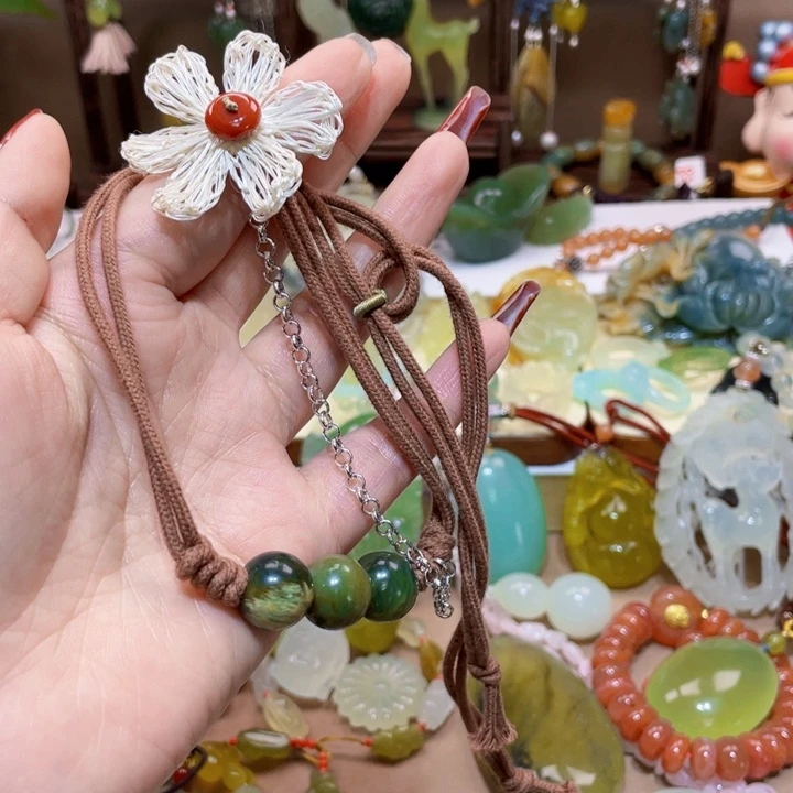 蛇纹石玉颈饰未镶嵌铃***天