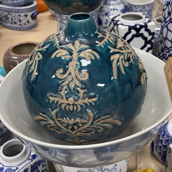 瓷片微瑕。。。。。。。。。。。。。。