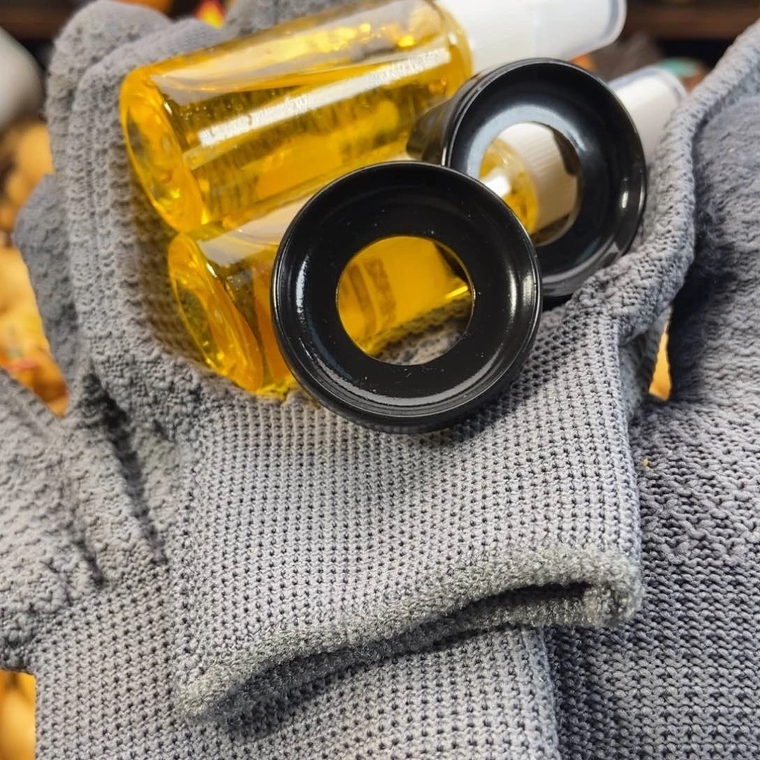 1副加厚菠萝手套+2瓶文玩橄榄油+2底座