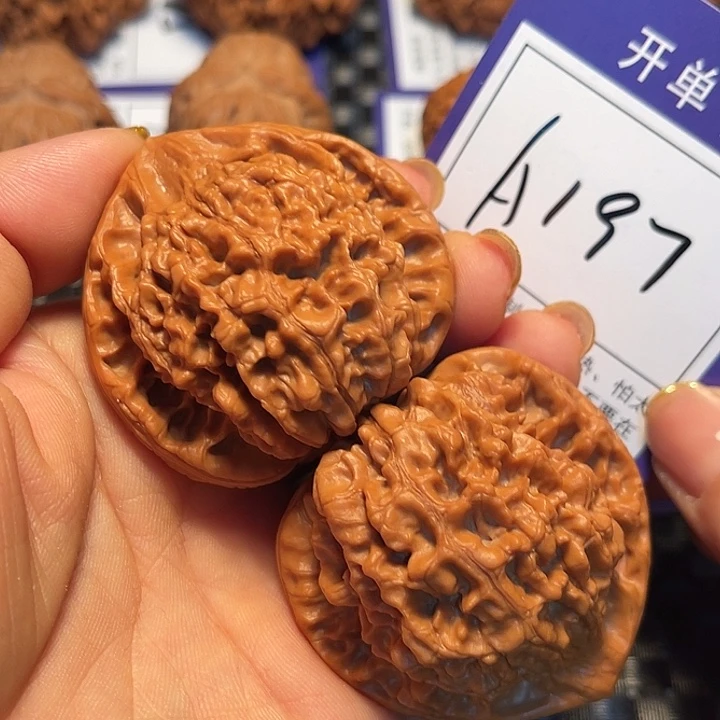 桃核把件49官帽A197