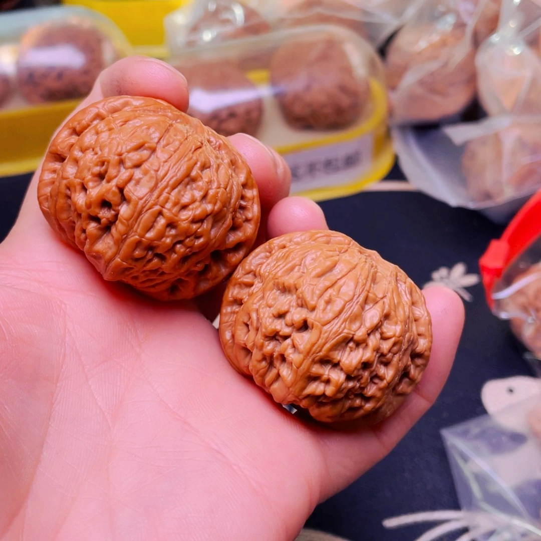 吊坠文玩核桃御尊一对