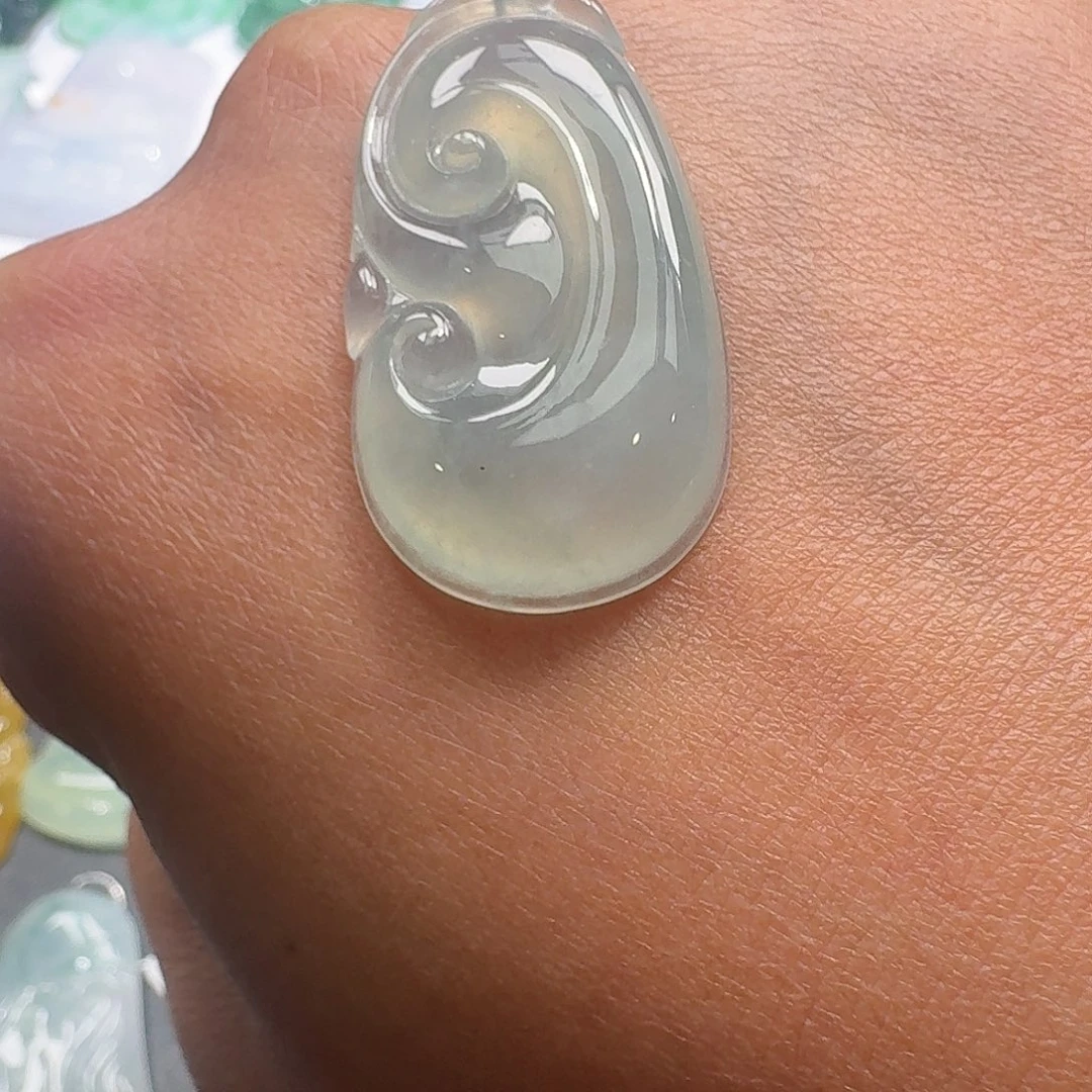 翡翠未镶嵌颈饰吊坠
