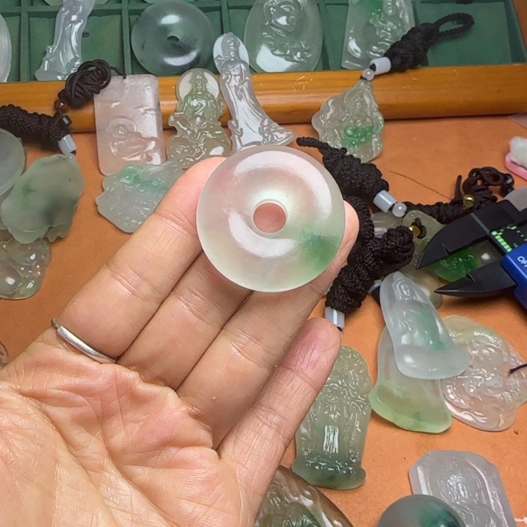 翡翠未镶嵌颈饰翡翠平安扣