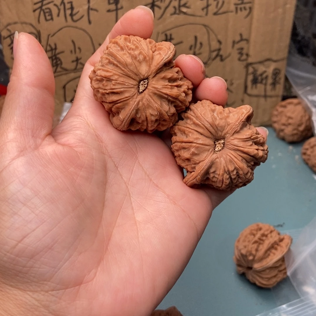 K***K吊坠文玩核桃血麒麟55