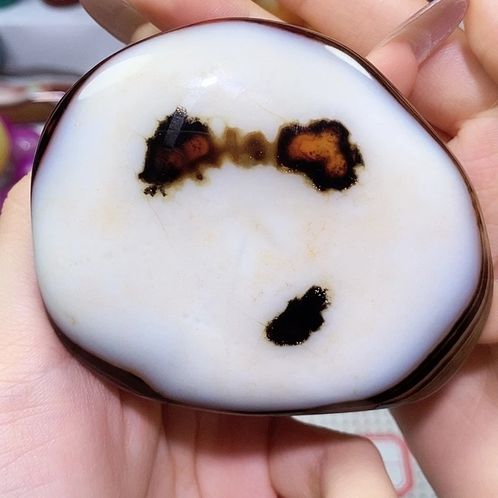 绿***草玛瑙/玉髓未镶嵌珠宝奇石