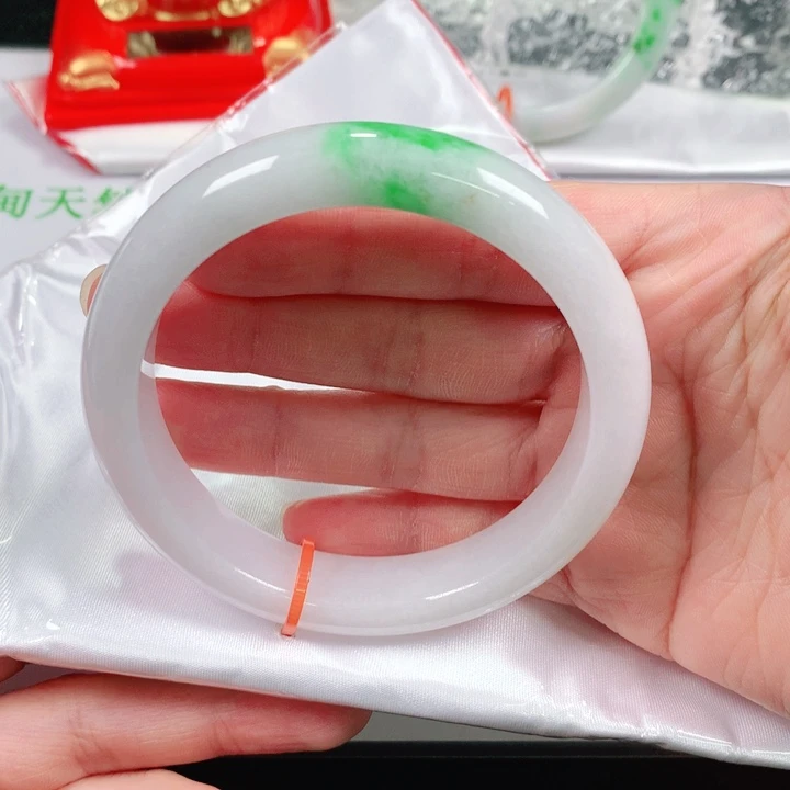 翡翠手镯未镶嵌   编号0238 正圈60+