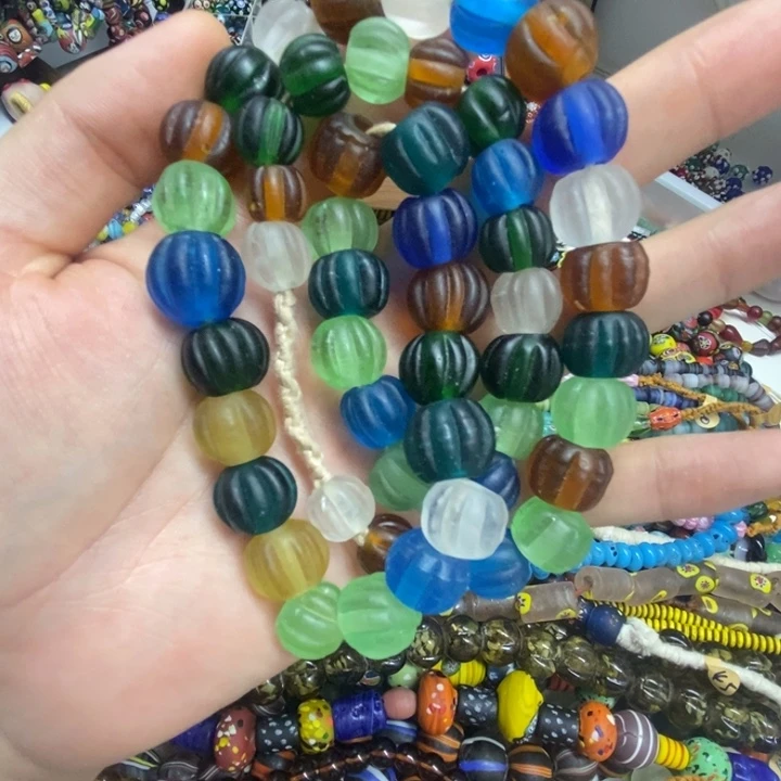 琉璃颈饰中号多彩瓜珠