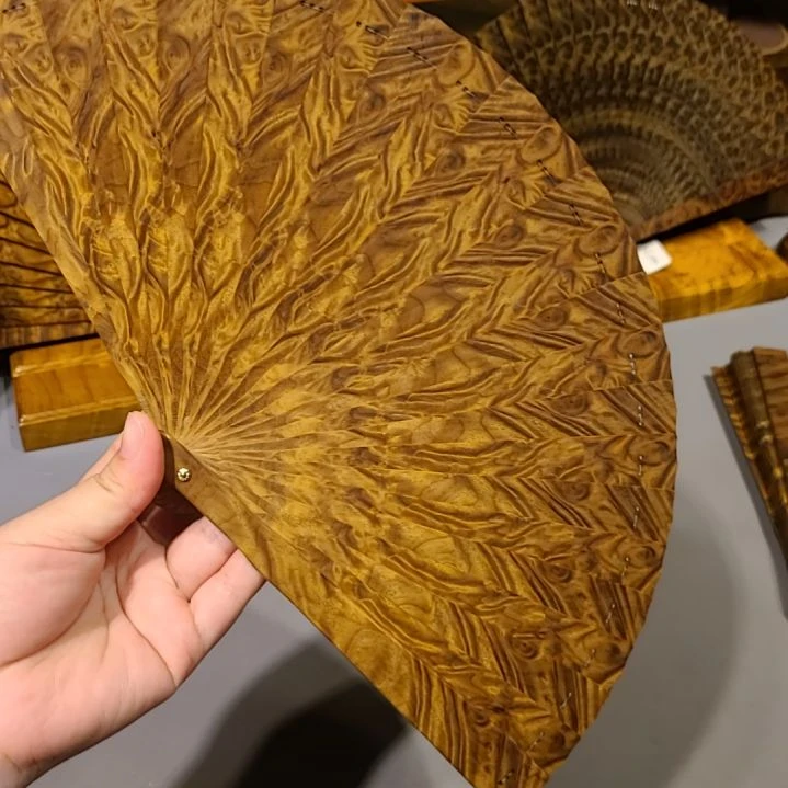 X***W扇子18小叶桢楠金丝楠木苏扇