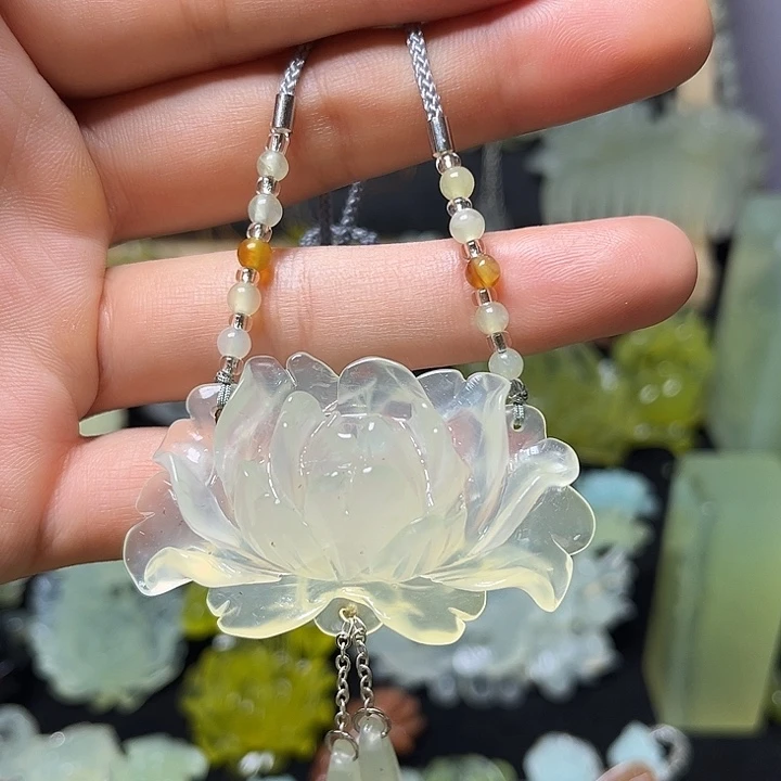 蛇纹石玉未镶嵌颈饰